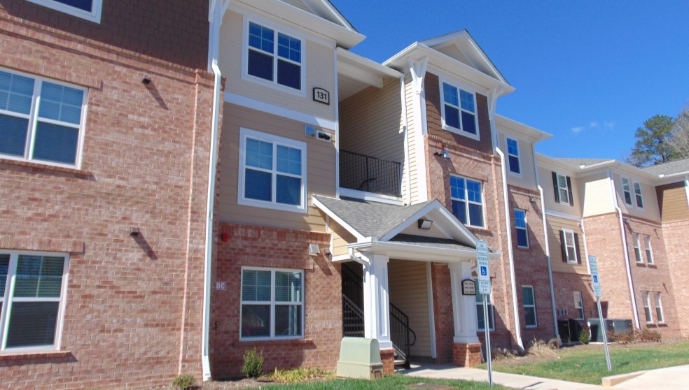 Woodland Bluff Apartments in Elkin, NC - Building Photo