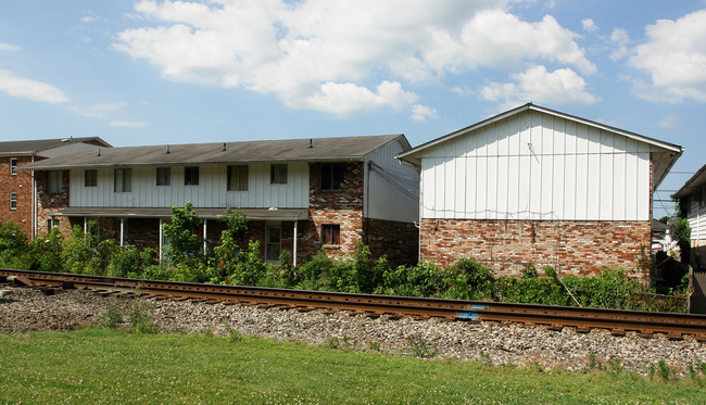 1010 Main Ave in Nitro, WV - Building Photo - Building Photo