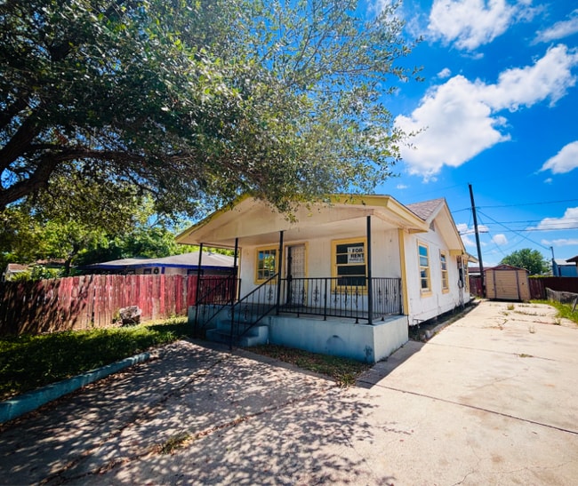 property at 2621 Tarlton St