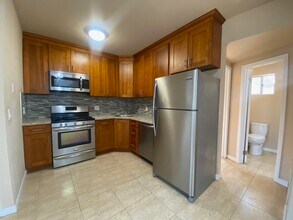 869 MacArthur Blvd, Unit #A in Oakland, CA - Foto de edificio - Building Photo