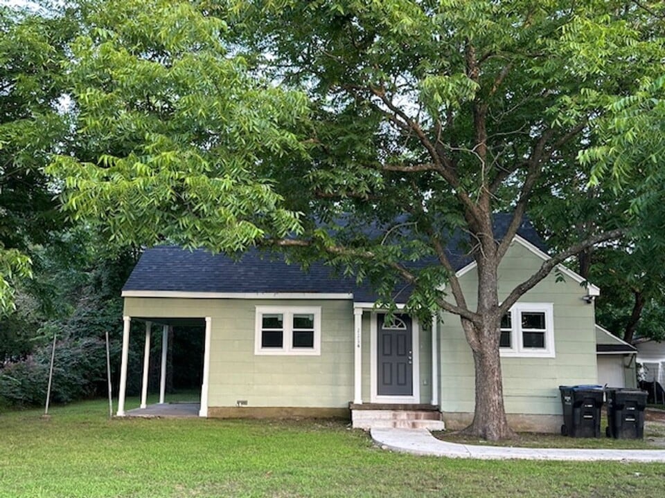 1114 Commerce Dr in Greenville, TX - Building Photo