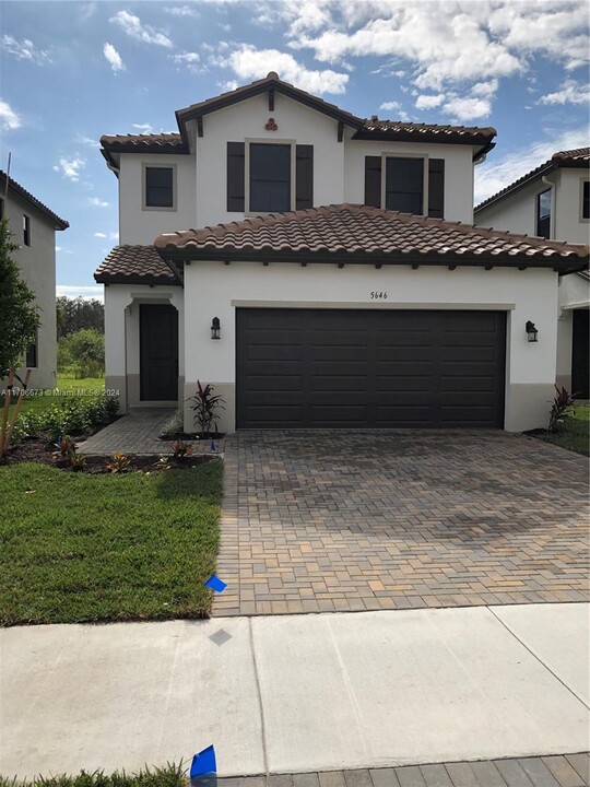 5646 Agostino Way in Ave Maria, FL - Building Photo