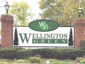 2331 Wellington Green Dr in Clarksville, IN - Foto de edificio - Building Photo