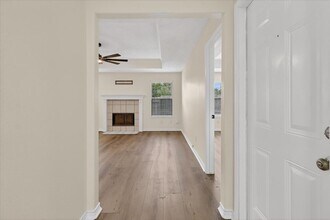 4453 Lake George Dr in Corpus Christi, TX - Building Photo - Building Photo