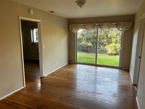 446 Luneta Dr in San Luis Obispo, CA - Building Photo - Building Photo