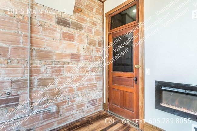 101 S Main Ave in Hartford, SD - Building Photo - Building Photo