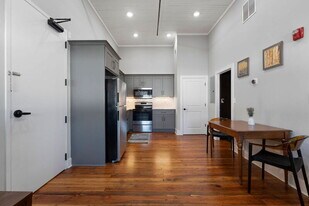 101 W Main St in Cartersville, GA - Building Photo