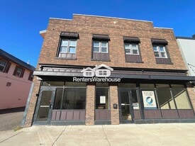 15 W Marshall St in Rice Lake, WI - Building Photo