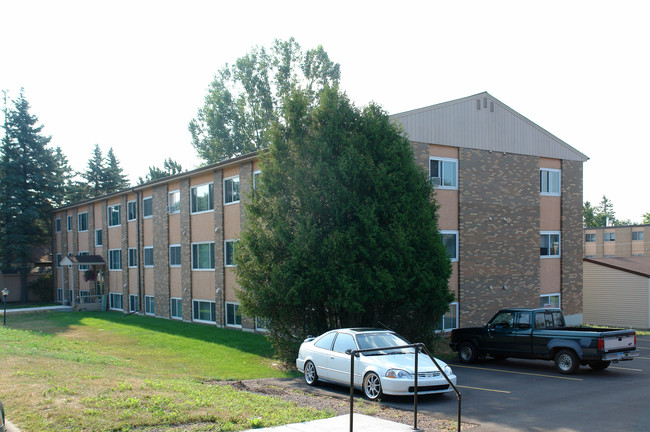 1430 Acre St in Duluth, MN - Foto de edificio - Building Photo