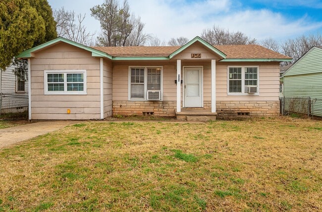 property at 924 N Tabor Dr