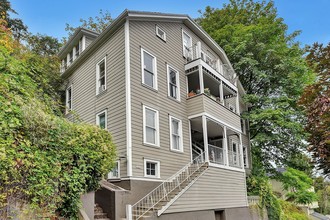 Trolley Hill Apartments in Portland, OR - Building Photo - Building Photo