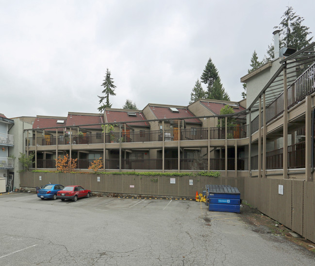 Mariner's Cove in North Vancouver District, BC - Building Photo - Building Photo