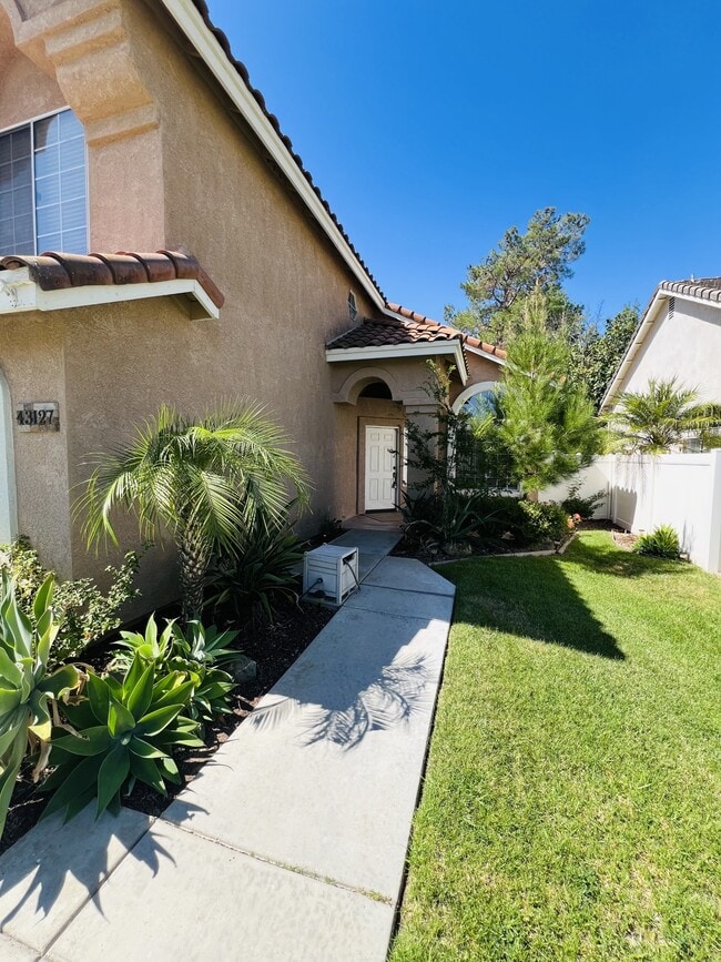 43127 Corte Calanda in Temecula, CA - Building Photo - Building Photo