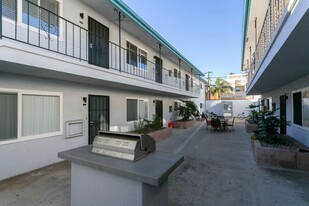 Ocean Palms Apartments in San Diego, CA - Building Photo - Building Photo