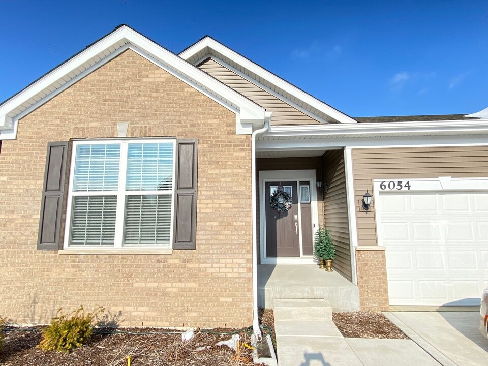 6054 E 112th Pl in Winfield, IN - Building Photo