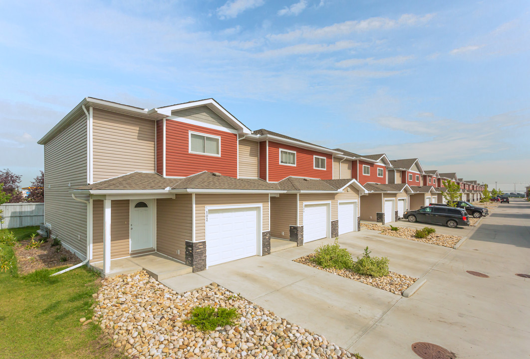 Southfort Village Townhomes in Fort Saskatchewan, AB - Building Photo