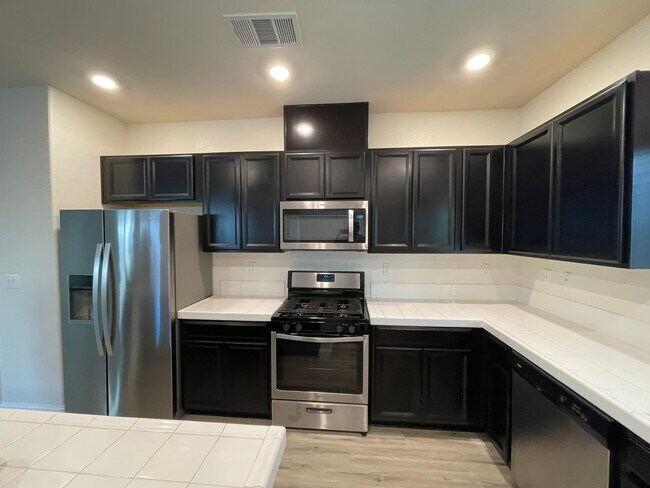 3818 Berrybridge St in Sacramento, CA - Building Photo - Building Photo