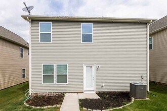 8130 Dumphries Dr in Huntersville, NC - Building Photo - Building Photo