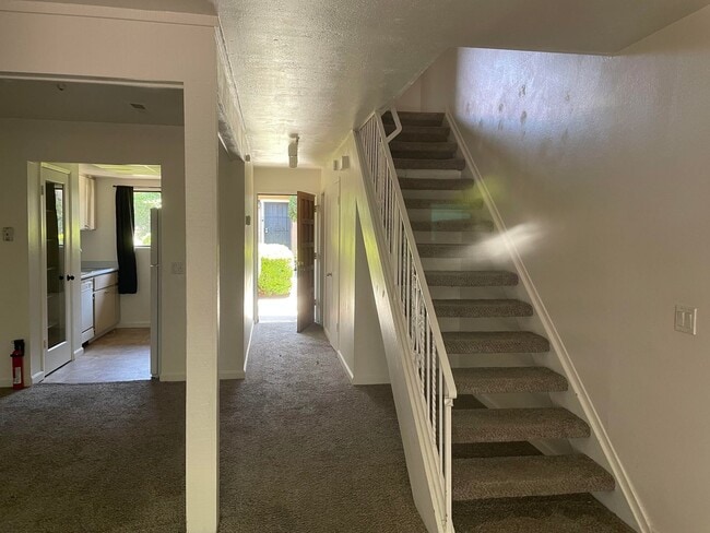 2557 Vallejo St in Santa Rosa, CA - Building Photo - Building Photo