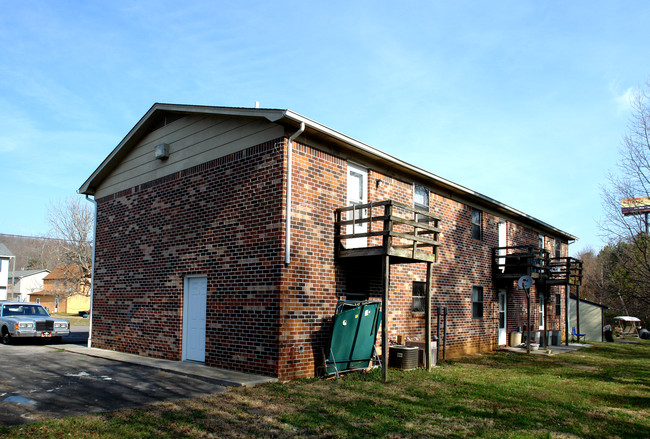 1305 NW Village Oak Cir in Cleveland, TN - Building Photo - Building Photo