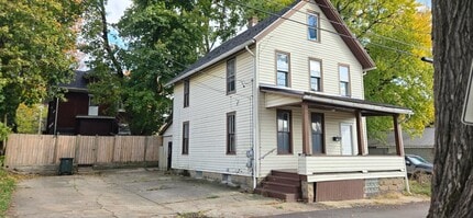 1258 Minerva Ct NW in Canton, OH - Building Photo - Building Photo