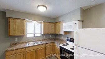 2305 Longyear Ave in Marquette, MI - Building Photo