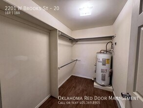 2201 W Brooks St, Unit 20 in Norman, OK - Building Photo - Building Photo