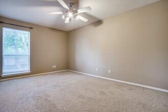 5937 E University Blvd in Dallas, TX - Building Photo - Building Photo