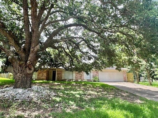 property at 12315 Hawthorne Dr