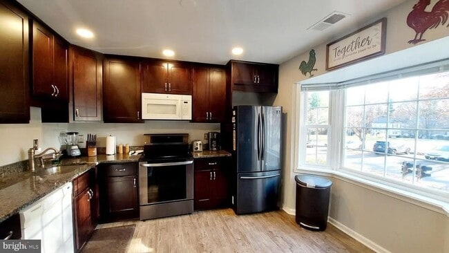 6130 Old Landing Way in Burke, VA - Building Photo - Building Photo