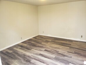 505 Washington Ave, Unit 3 in Sand Springs, OK - Foto de edificio - Building Photo