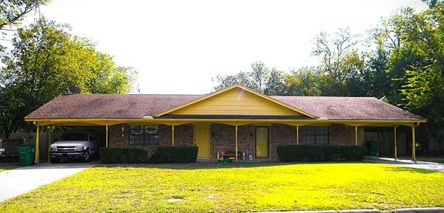 property at 1504 E Pecan St