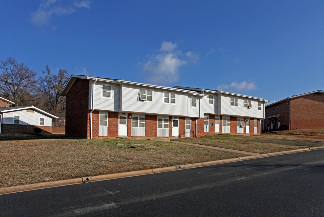 Dillehay Courts in Charlotte, NC - Foto de edificio