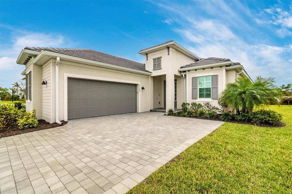 17142 Jadestone Ct in Venice, FL - Building Photo