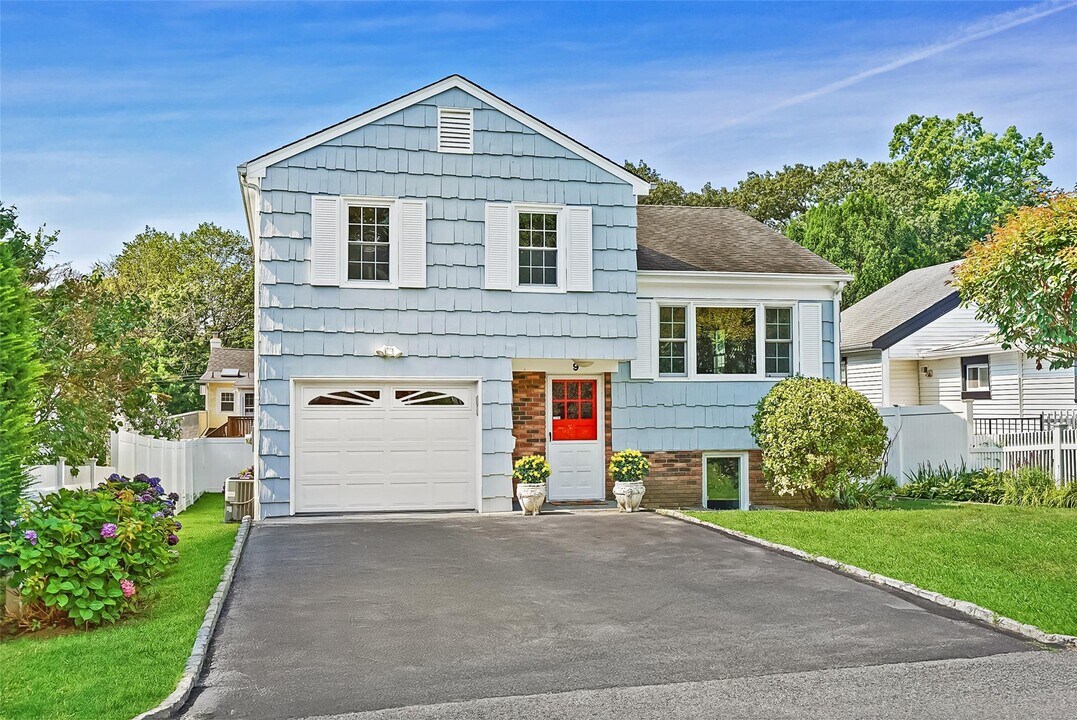 9 Bulkley Manor in Rye, NY - Building Photo