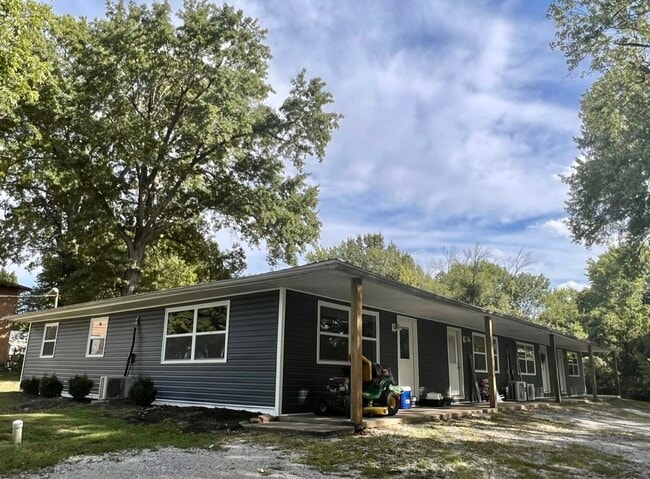 211 Michigan Ave, Unit Apt 3