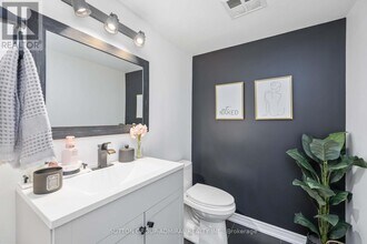 50 Disera Dr in Vaughan, ON - Building Photo - Building Photo