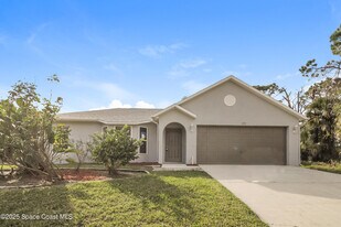 722 Hartford Ave SW in Palm Bay, FL - Building Photo