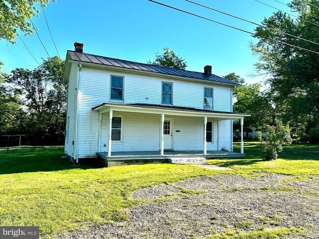 303 E Lee St in Mineral, VA - Building Photo - Building Photo