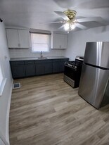 728 9th Ave, Unit Rear in Brackenridge, PA - Building Photo