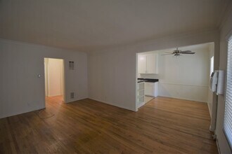 11785 Laurelwood Dr in Los Angeles, CA - Building Photo - Building Photo