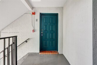 7160 NW 179th St in Hialeah, FL - Building Photo - Building Photo