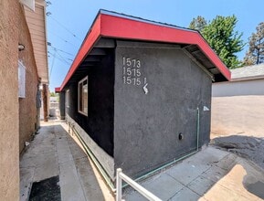 1575 1/2 Munson Avenue in Los Angeles, CA - Building Photo - Building Photo