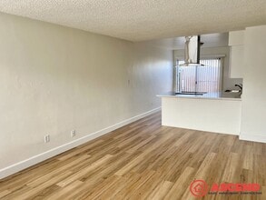 2209 Planz Road in Bakersfield, CA - Building Photo - Interior Photo