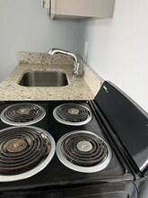 1825 14th Ave in Vero Beach, FL - Foto de edificio - Building Photo