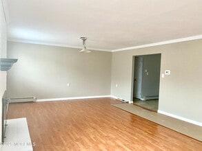 20 St Kitts Dr in Toms River, NJ - Foto de edificio - Building Photo