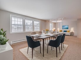 Grampian Crossings in Liverpool, NY - Building Photo