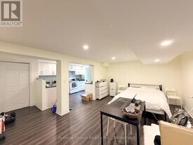 116 Pindar Crescent in Toronto, ON - Building Photo