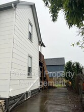 409 W McLoughlin Blvd in Vancouver, WA - Building Photo - Building Photo