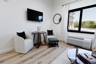 Urban Loft Co Fayetteville in Fayetteville, AR - Building Photo - Building Photo